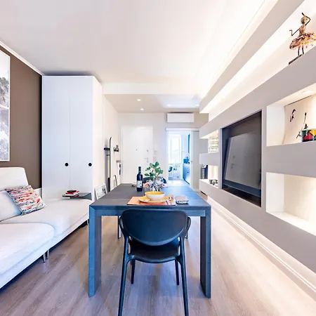 Guesthost - Modern Balcony! Apartamento