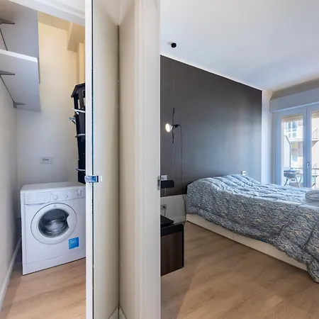 Apartamento Guesthost - Modern Balcony! Parma